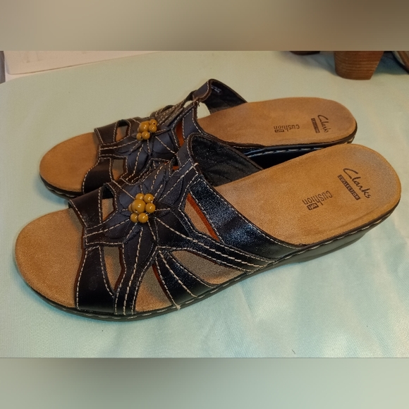 Clarks Collection Cushion Lexi Myrtle Leather Sandals Size 11 Narrow - Picture 4 of 10